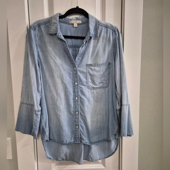 Chelsea & Violet Tops - Chelsea & Violet Denim Chambray Button-Up Top, size Medium